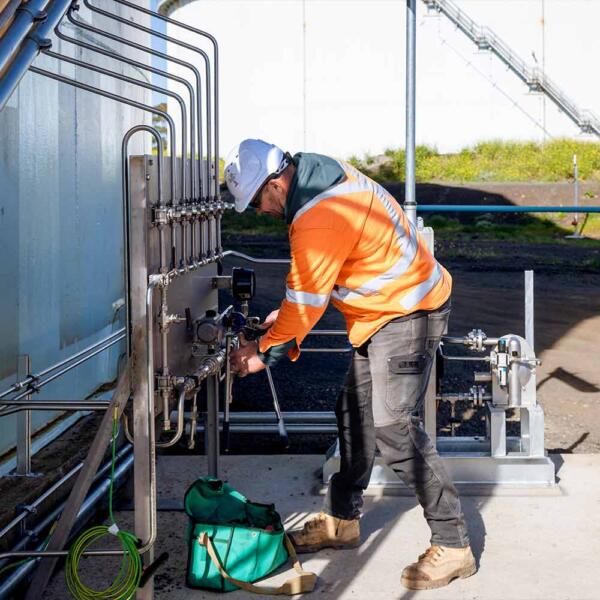 Electrical instrumentation fitting by Gordon McKay industrial electricians in Geelong and Melbourne